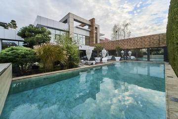 Фото №1: Дом 506 м² - Краснодар, мкр. Горхутор, ул. Стадионная, 9