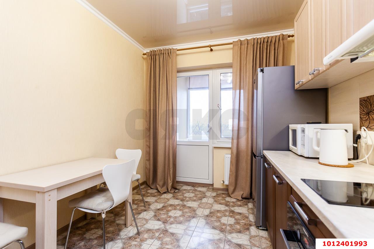 Фото №3: 1-комнатная квартира 37 м² - Краснодар, Карасунский внутригородской округ, ж/м Пашковский, ул. Октябрьская, 12/1