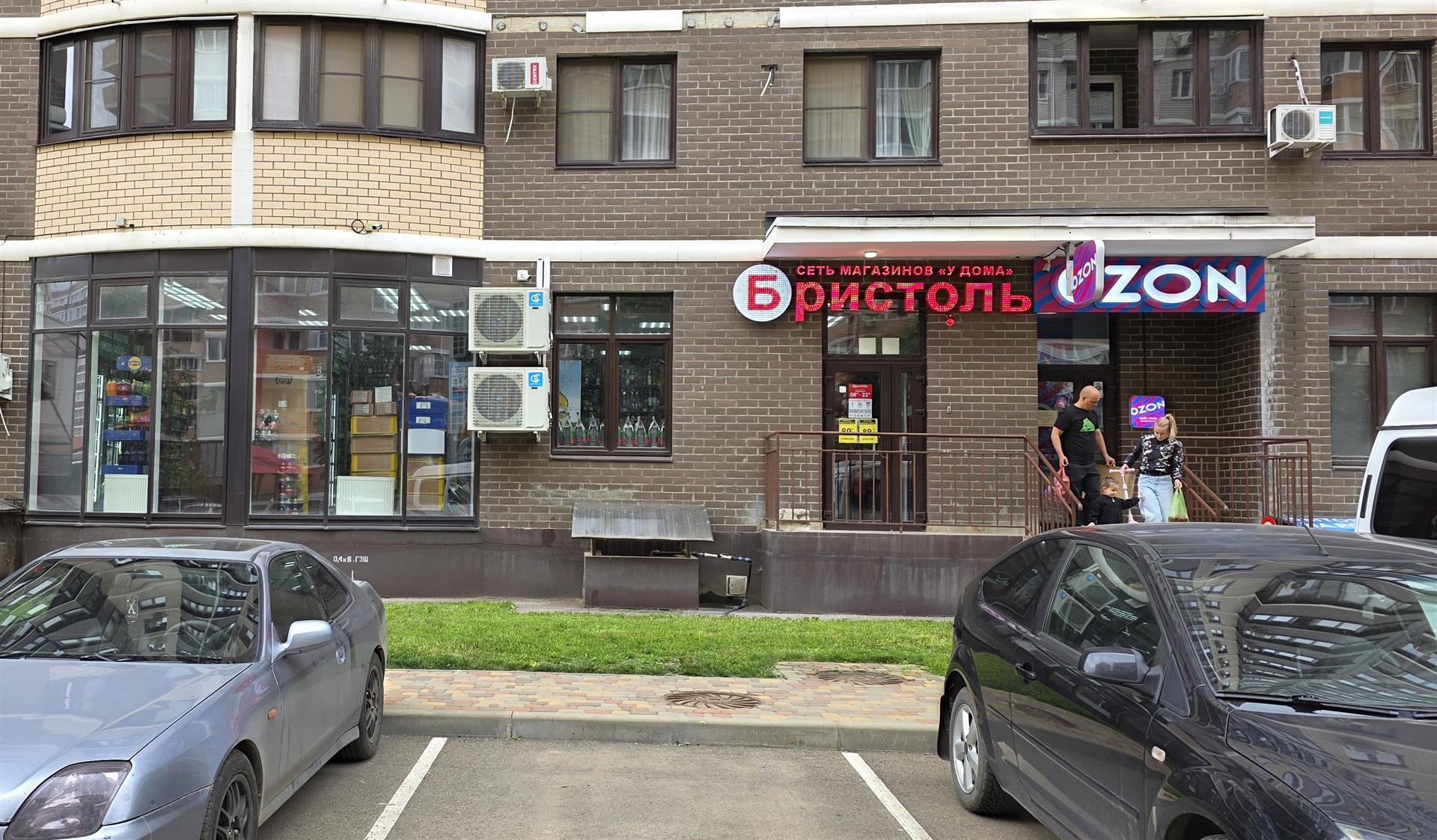 Фото №1: Коммерция 94 м² - Краснодар, жилой комплекс Победа-2, Прикубанский внутригородской округ, Завод Радиоизмерительных Приборов, мкр. имени Петра Метальникова, ул. Цезаря Куникова, 35