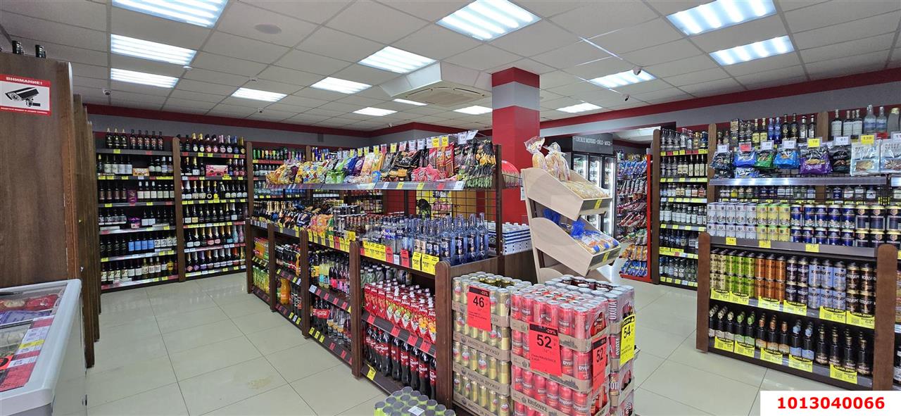 Фото №4: Торговое помещение 95 м² - Краснодар, имени Петра Метальникова, ул. Цезаря Куникова, 35