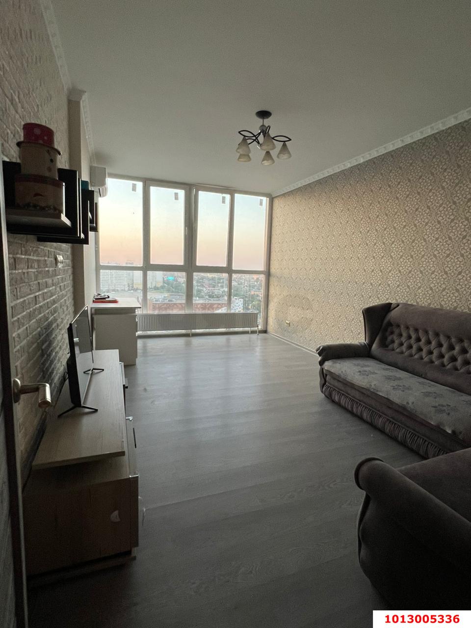 Фото №1: 2-комнатная квартира 58 м² - Краснодар, Прикубанский внутригородской округ, Завод Измерительных Приборов, мкр. жилой комплекс Москва, ул. Российская, 79/3к1