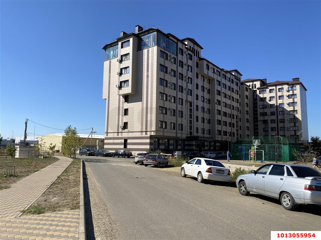 Фото №1: Торговое помещение 73 м² - Новая Адыгея, жилой комплекс Речные просторы, ул. Тургеневское шоссе, 10к1