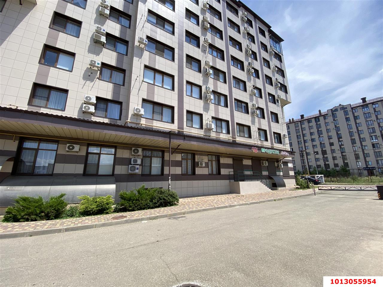 Фото №7: Торговое помещение 73 м² - Новая Адыгея, жилой комплекс Речные просторы, ул. Тургеневское шоссе, 10к1