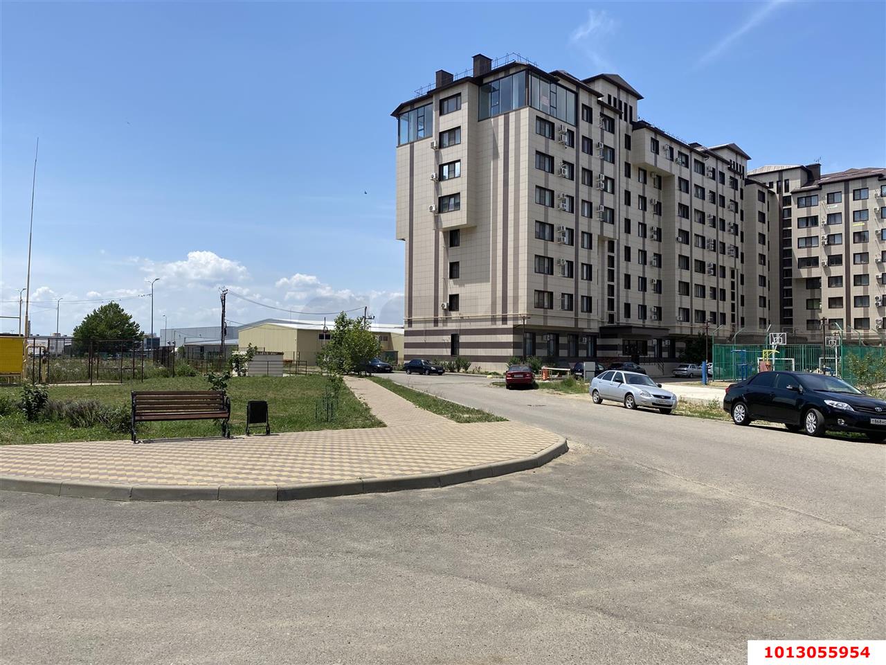 Фото №2: Торговое помещение 73 м² - Новая Адыгея, жилой комплекс Речные просторы, ул. Тургеневское шоссе, 10к1