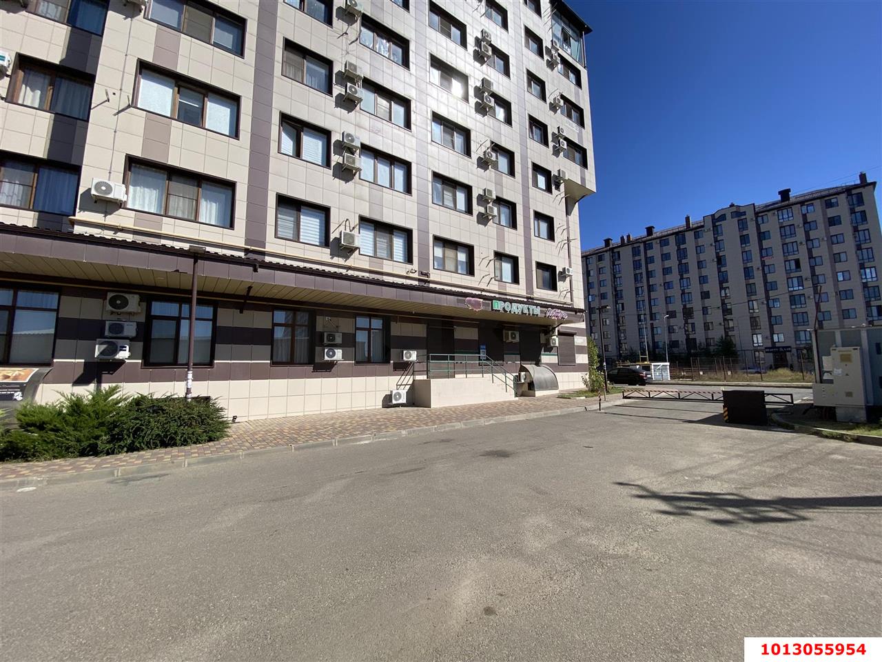 Фото №4: Торговое помещение 73 м² - Новая Адыгея, жилой комплекс Речные просторы, ул. Тургеневское шоссе, 10к1