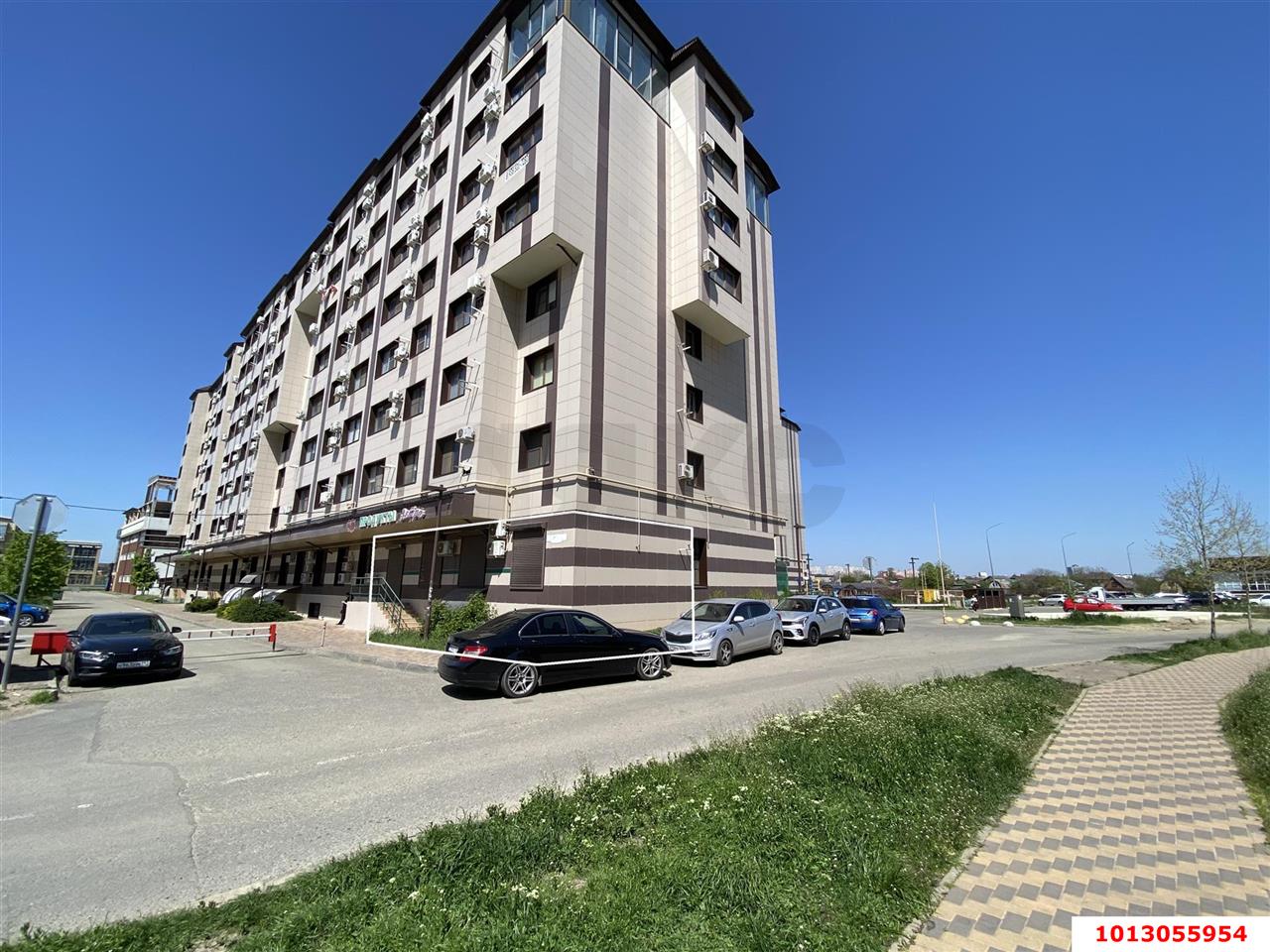 Фото №2: Торговое помещение 73 м² - Новая Адыгея, жилой комплекс Речные просторы, ул. Тургеневское шоссе, 10к1