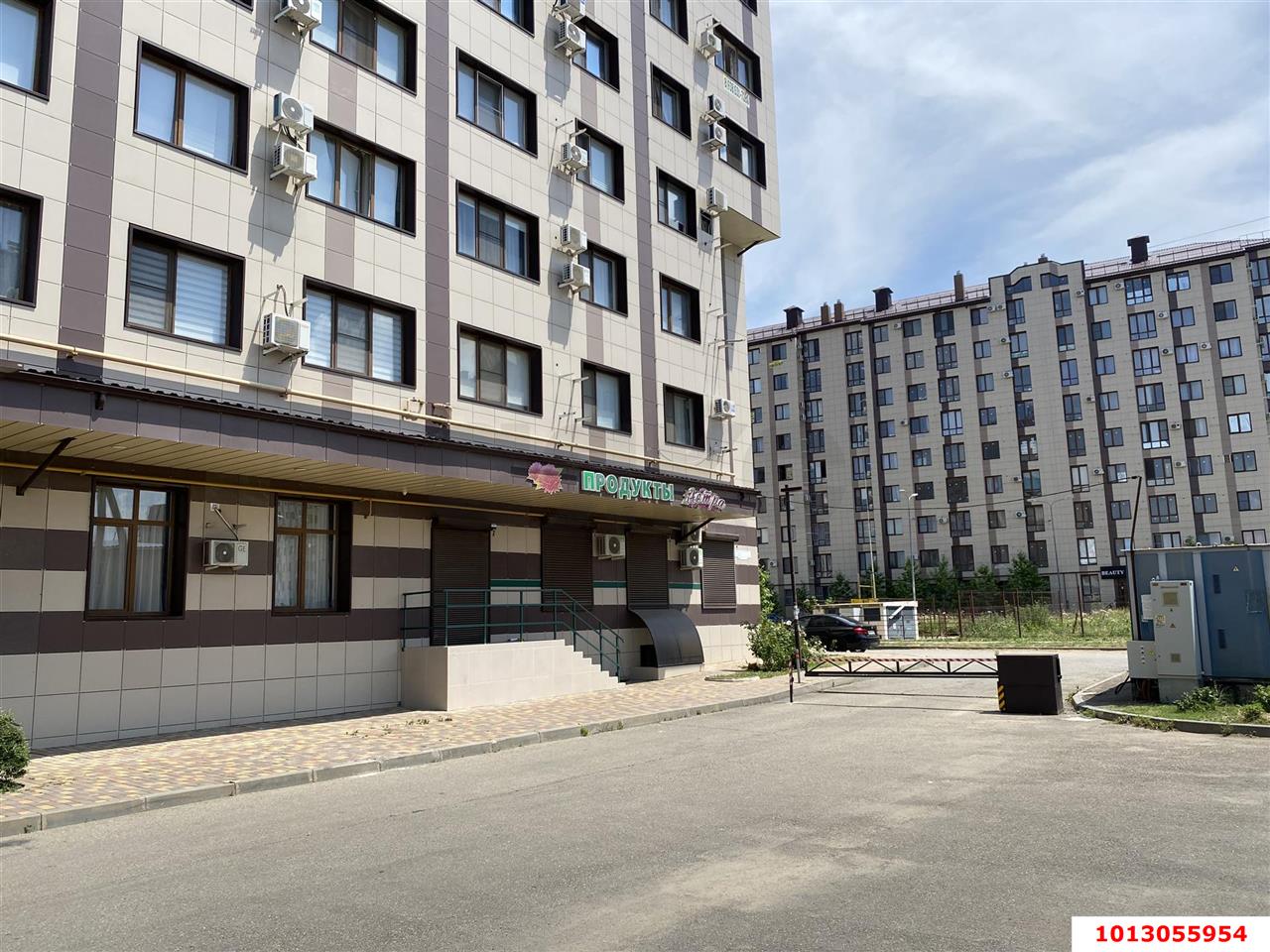 Фото №4: Торговое помещение 73 м² - Новая Адыгея, жилой комплекс Речные просторы, ул. Тургеневское шоссе, 10к1