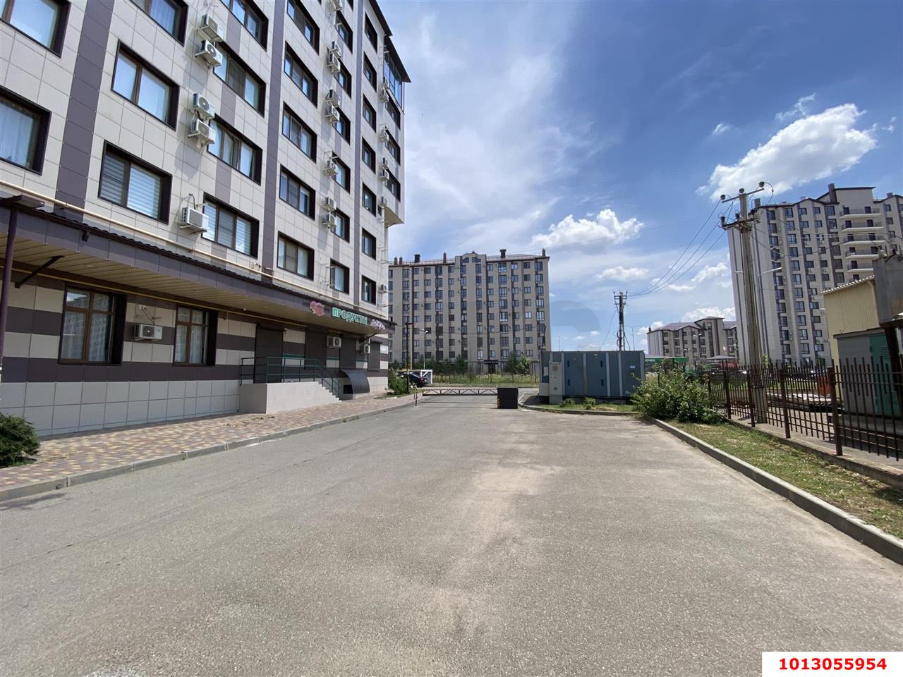 Фото №5: Торговое помещение 73 м² - Новая Адыгея, жилой комплекс Речные просторы, ул. Тургеневское шоссе, 10к1