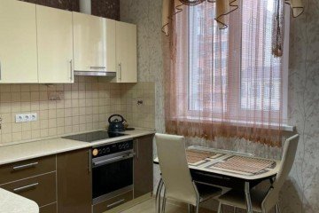 Фото №1: 2-комнатная квартира 60 м² - Краснодар, мкр. Краевая Клиническая Больница, ул. Восточно-Кругликовская, 76/4