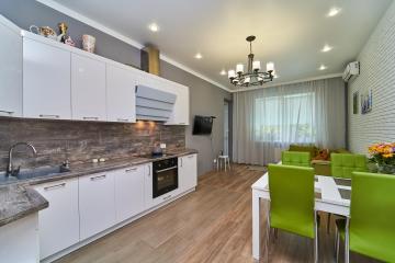 Фото №1: 3-комнатная квартира 110 м² - Краснодар, мкр. Центральный, ул. Володарского, 75