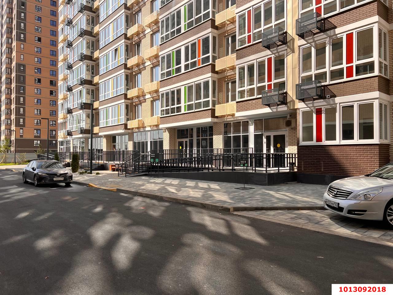 Фото №3: Торговое помещение 103 м² - Краснодар, жилой комплекс Абрикосово, ул. имени Героя Георгия Бочарникова, 4к2