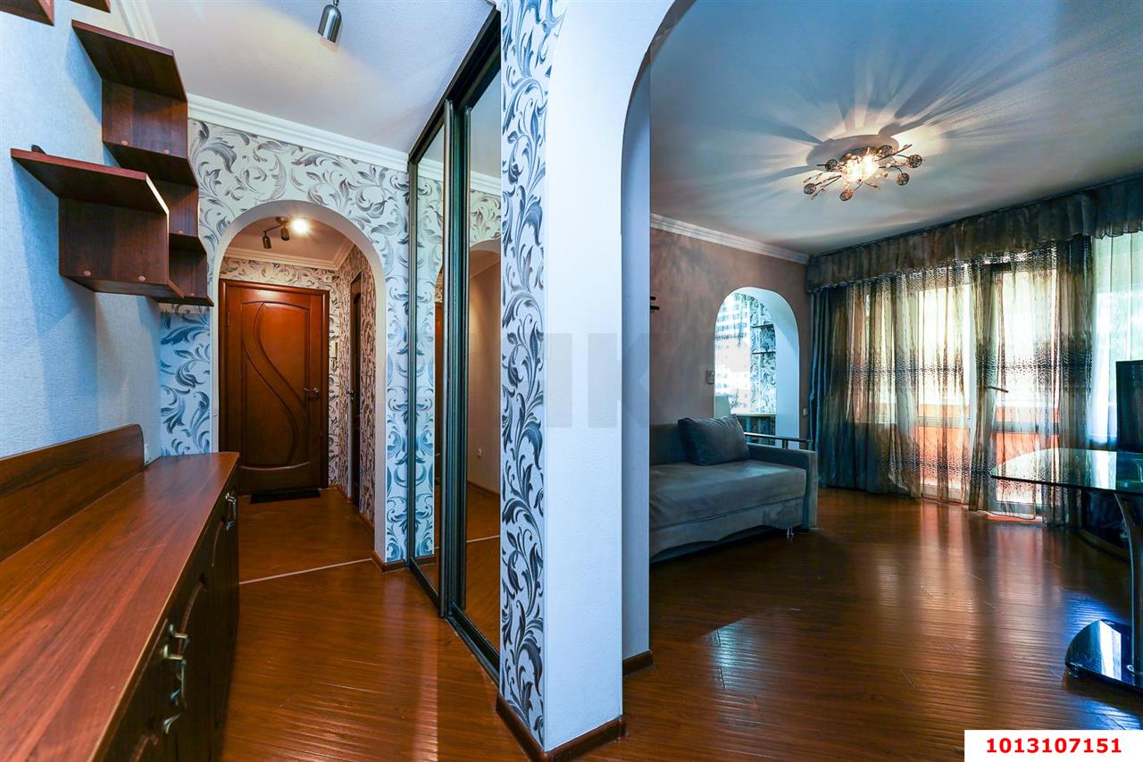 Фото №1: 3-комнатная квартира 60 м² - Краснодар, Центральный, ул. Коммунаров, 241