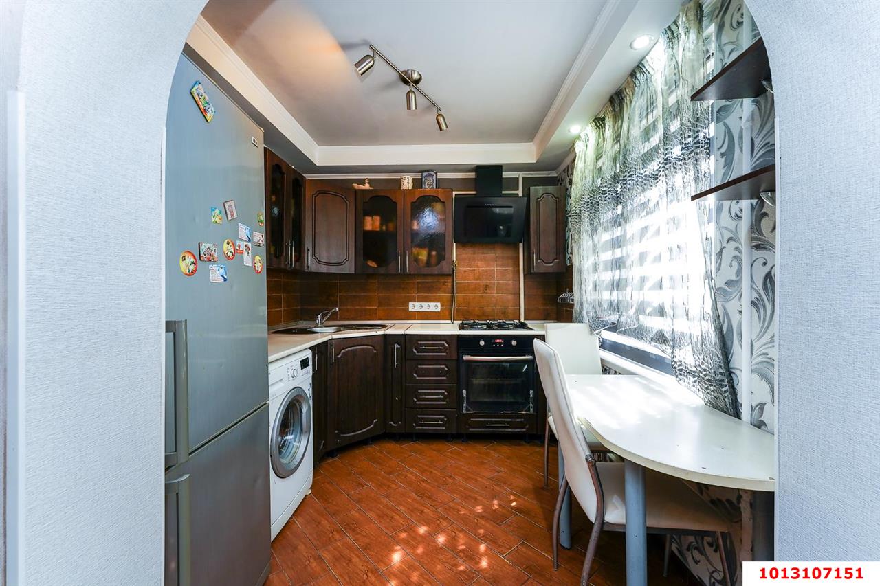 Фото №2: 3-комнатная квартира 60 м² - Краснодар, Центральный внутригородской округ, мкр. Завод Измерительных Приборов, ул. Курчатова, 16