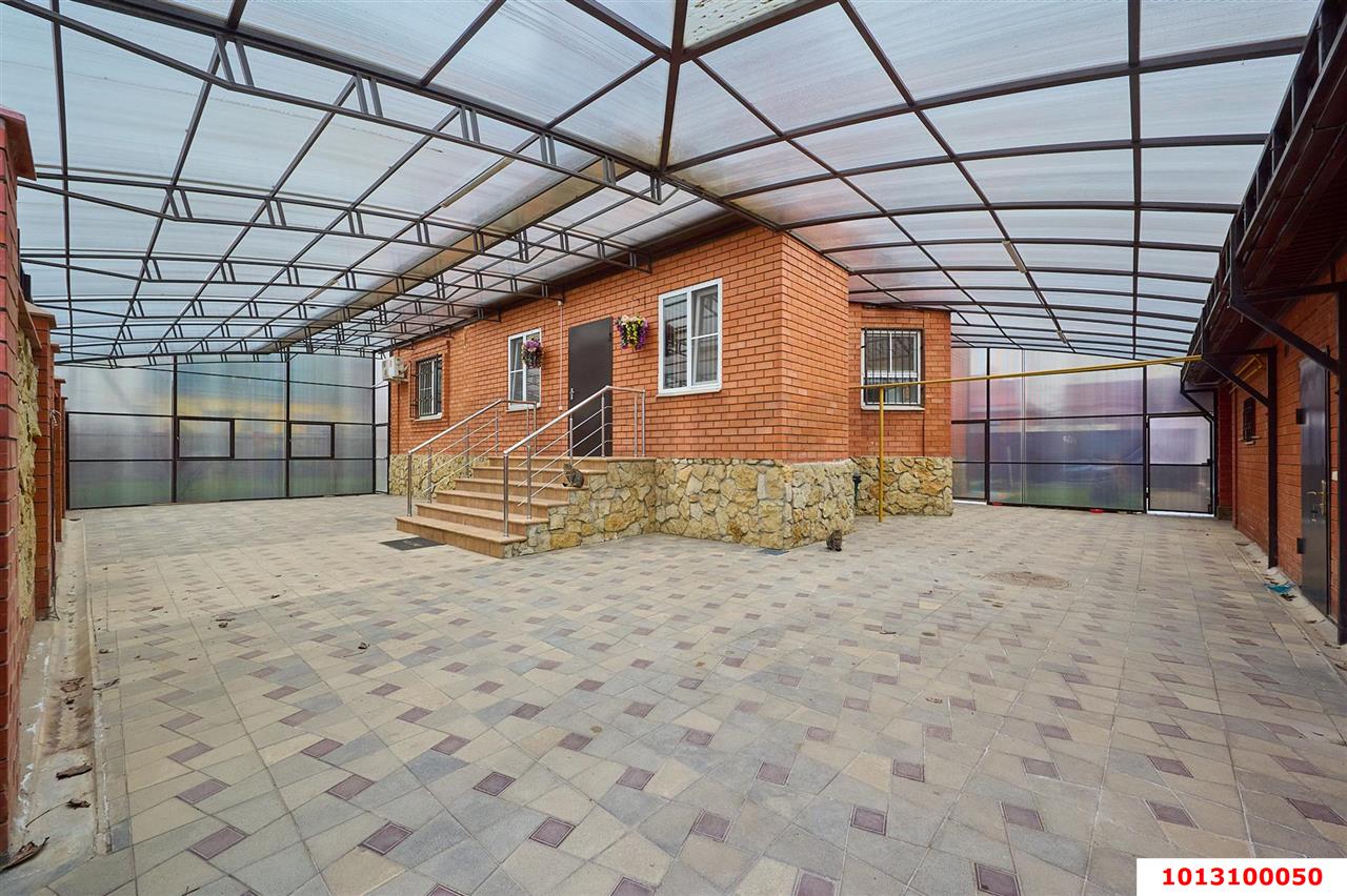 Фото №1: Дом 310 м² + 10 сот. - Краснодар, Карасунский внутригородской округ, ж/р Новознаменский, ул. Уланская, 21