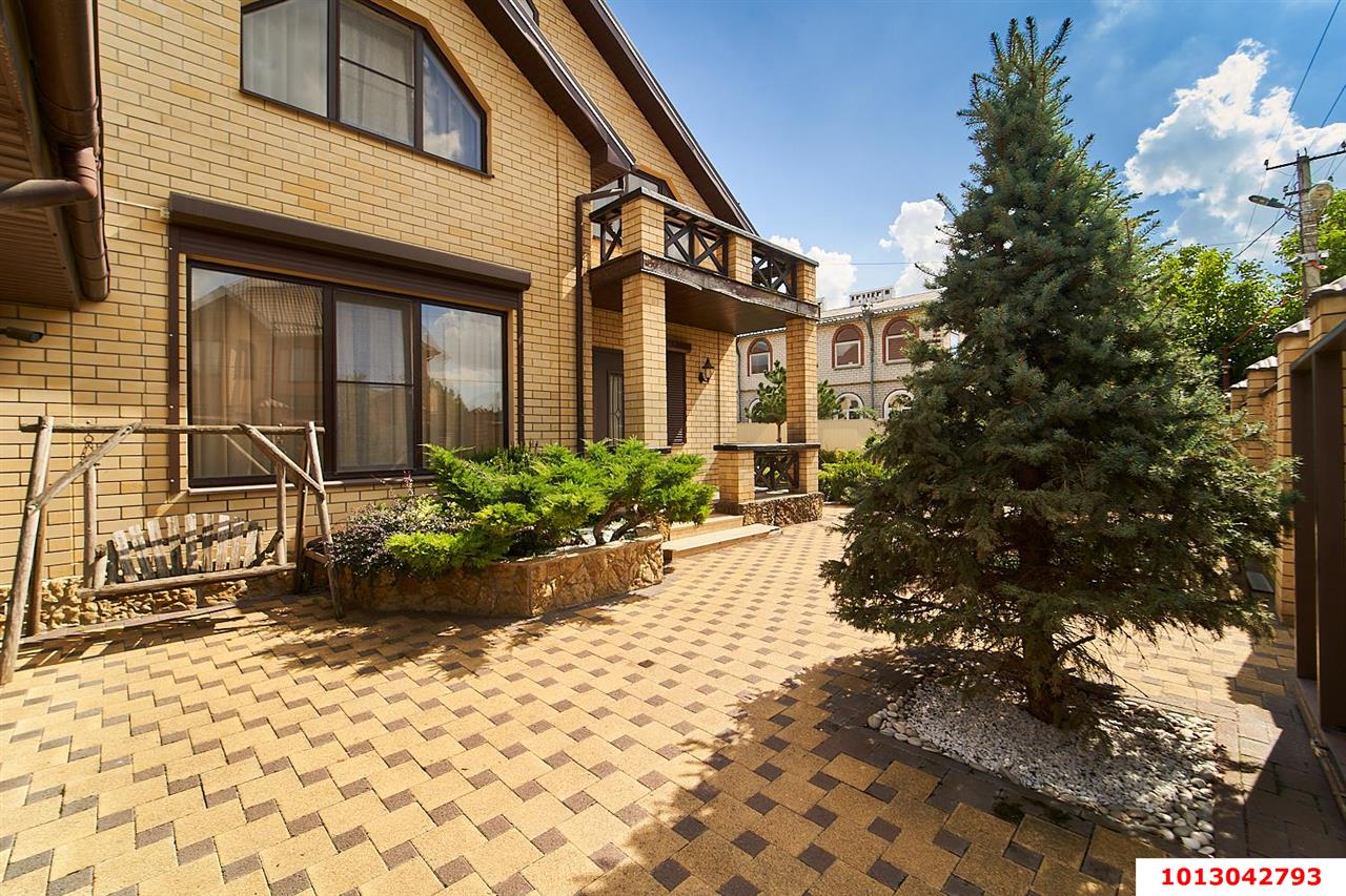 Фото №1: Дом 258 м² + 12.5 сот. - Краснодар, Новознаменский, пр-д 2-й Становой, 13