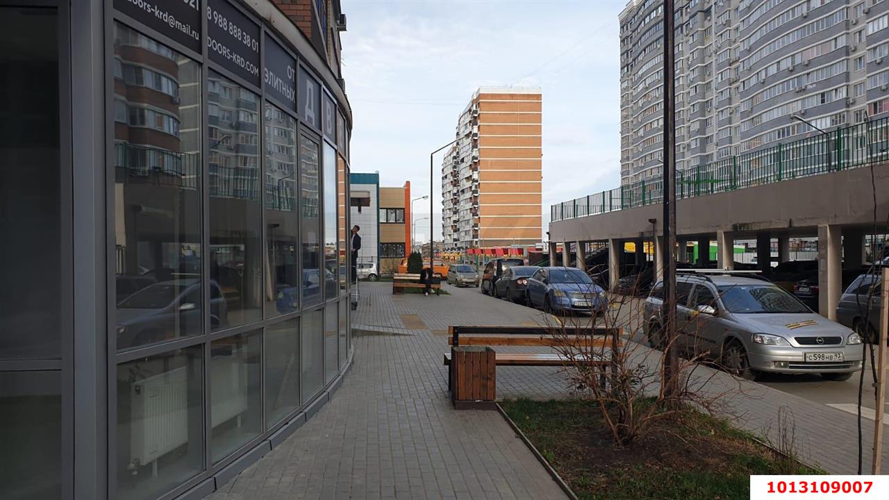 Фото №11: Торговое помещение 71 м² - Краснодар, имени Петра Метальникова, ул. Цезаря Куникова, 24к1