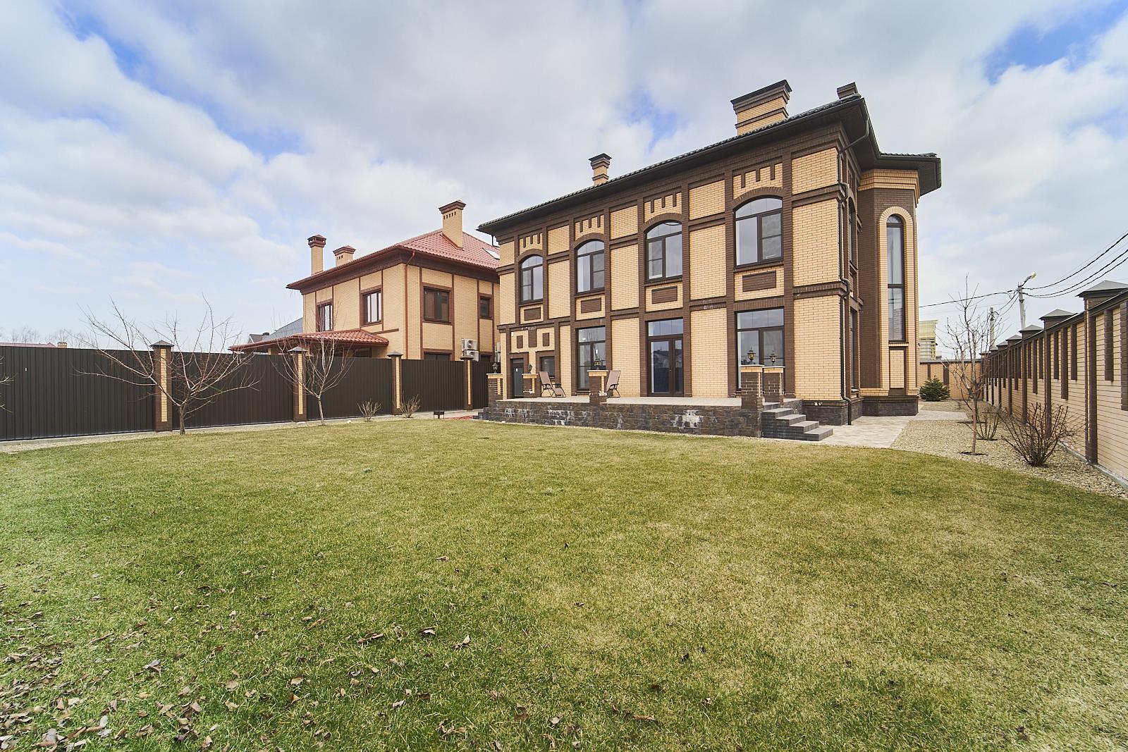 Фото №2: Дом 325 м² + 8 сот. - Краснодар, ул. Ростокская, 13