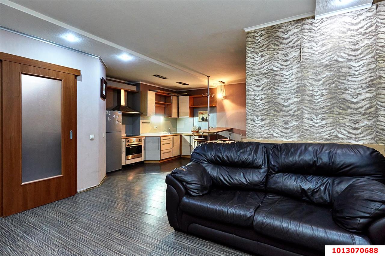 Фото №1: 1-комнатная квартира 51 м² - Краснодар, Центральный внутригородской округ, Западный внутригородской округ, мкр. Центральный, ул. имени Пушкина, 2