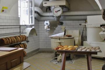 Фото №5: Коммерция 19 м² - Краснодар, мкр. Центральный, ул. Красноармейская, 62