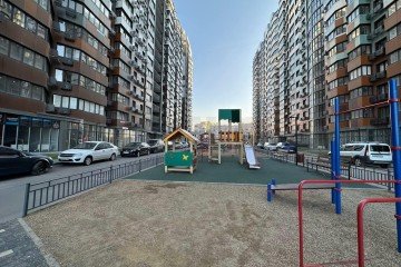Фото №1: 2-комнатная квартира 60 м² - Краснодар, мкр. жилой комплекс Россинский Парк, ул. Командорская, 15/1