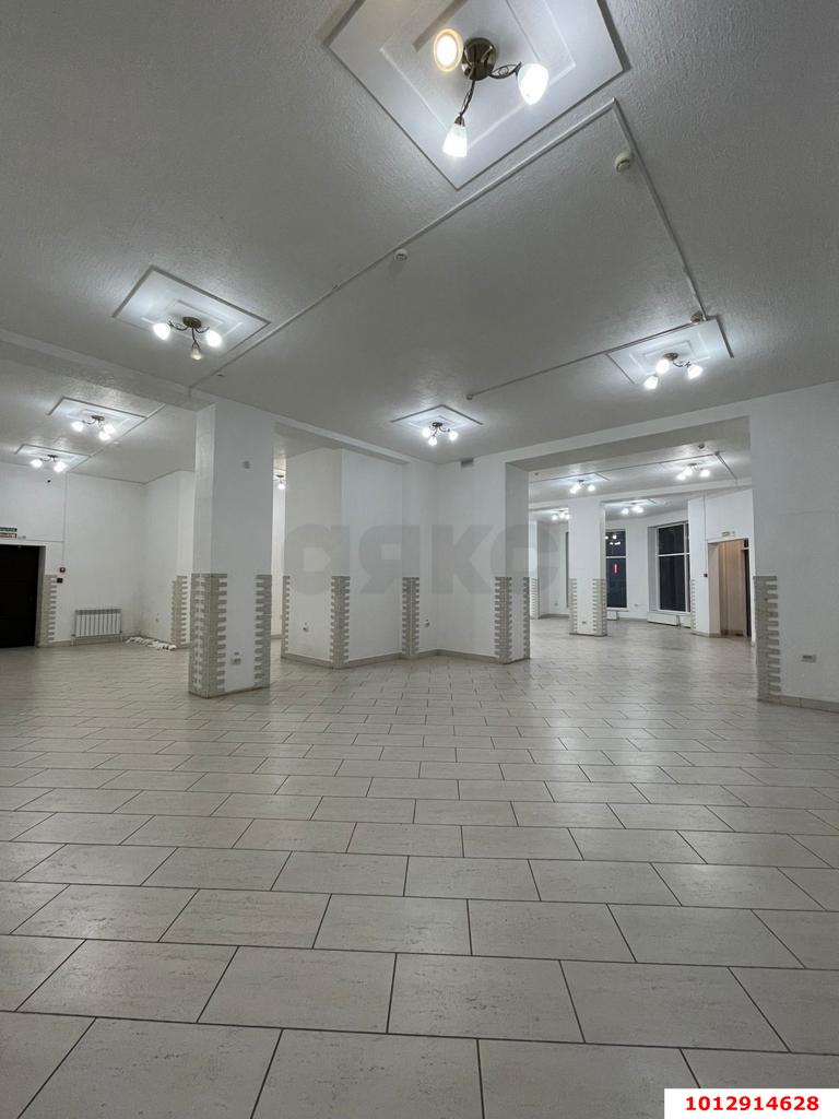 Фото №3: Торговое помещение 197 м² - Армавир, мкр. Родина, ул. Советской Армии, 36