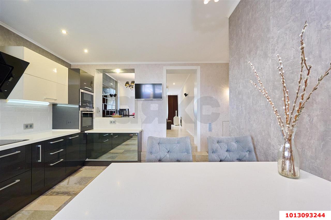 Фото №2: Дом 160 м² + 3.01 сот. - Белозёрный, мкр. Прикубанский внутригородской округ, ул. Героев Труда, 9