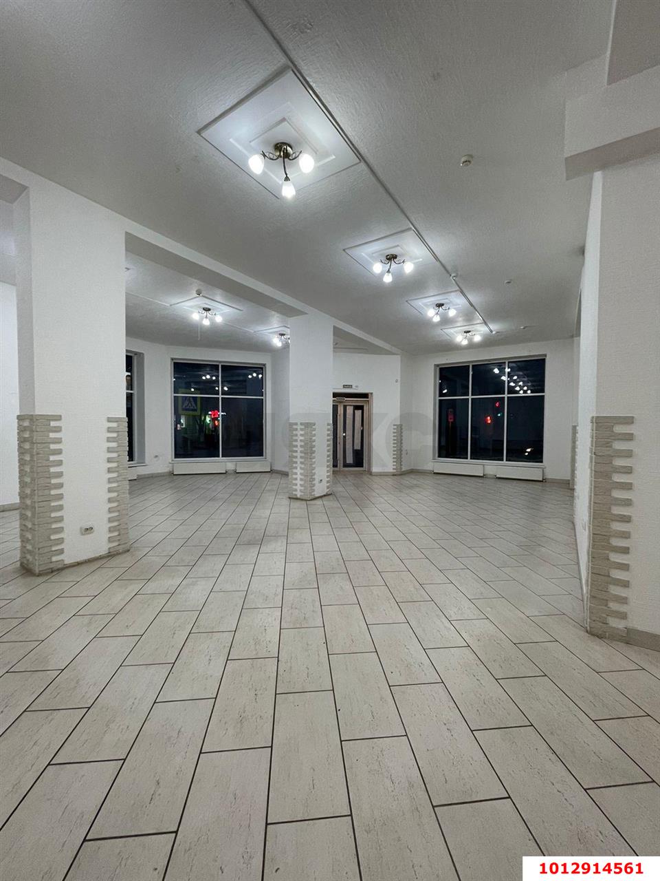 Фото №2: Торговое помещение 197 м² - Армавир, мкр. Родина, ул. Советской Армии, 33