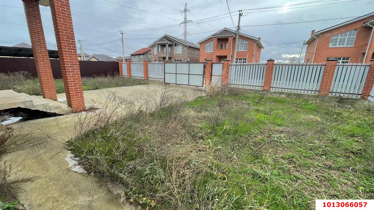 Фото №2: Дом 202 м² + 5.2 сот. - Тахтамукай, мкр. Европейская Деревня, ул. Новороссийская, 7