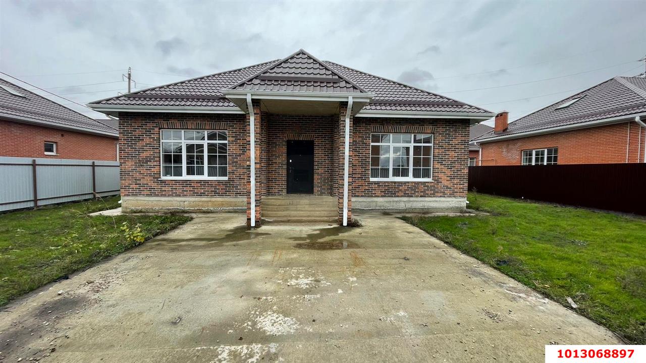 Фото №1: Дом 204 м² + 5.1 сот. - Тахтамукай, мкр. Европейская Деревня, ул. Новороссийская, 5