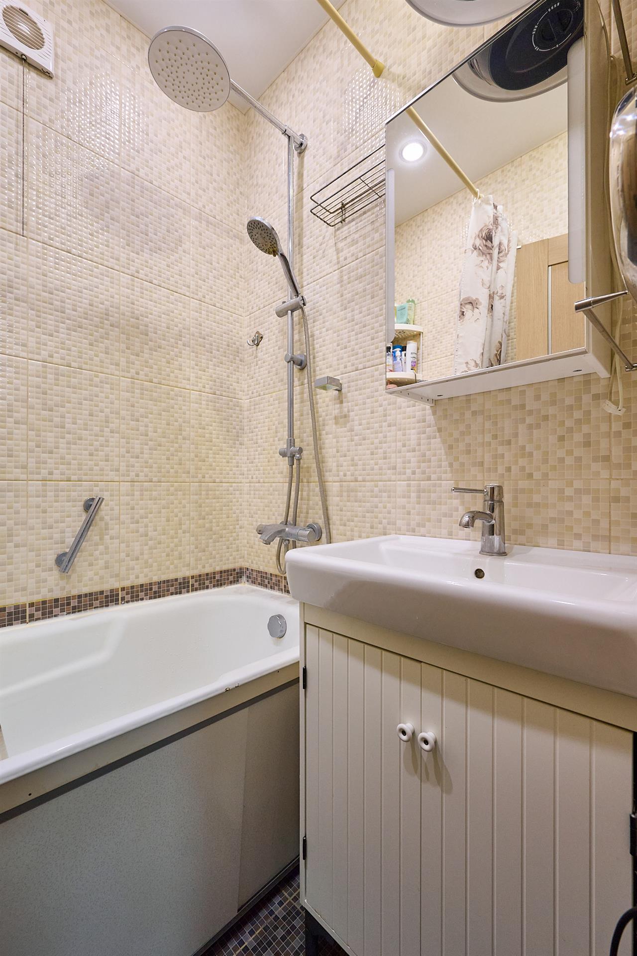 Фото №17: 2-комнатная квартира 58 м² - Краснодар, Музыкальный, Прикубанский внутригородской округ, мкр. Завод Радиоизмерительных Приборов, ул. имени Сергея Есенина, 98