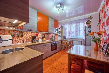 Фото №1: 2-комнатная квартира 58 м² - Краснодар, мкр. Завод Радиоизмерительных Приборов, ул. имени Сергея Есенина, 98