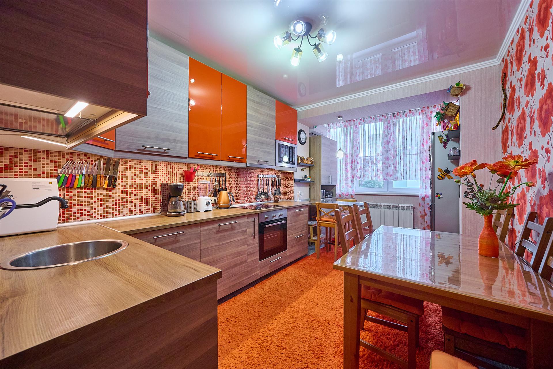 Фото №1: 2-комнатная квартира 58 м² - Краснодар, Музыкальный, Прикубанский внутригородской округ, мкр. Завод Радиоизмерительных Приборов, ул. имени Сергея Есенина, 98