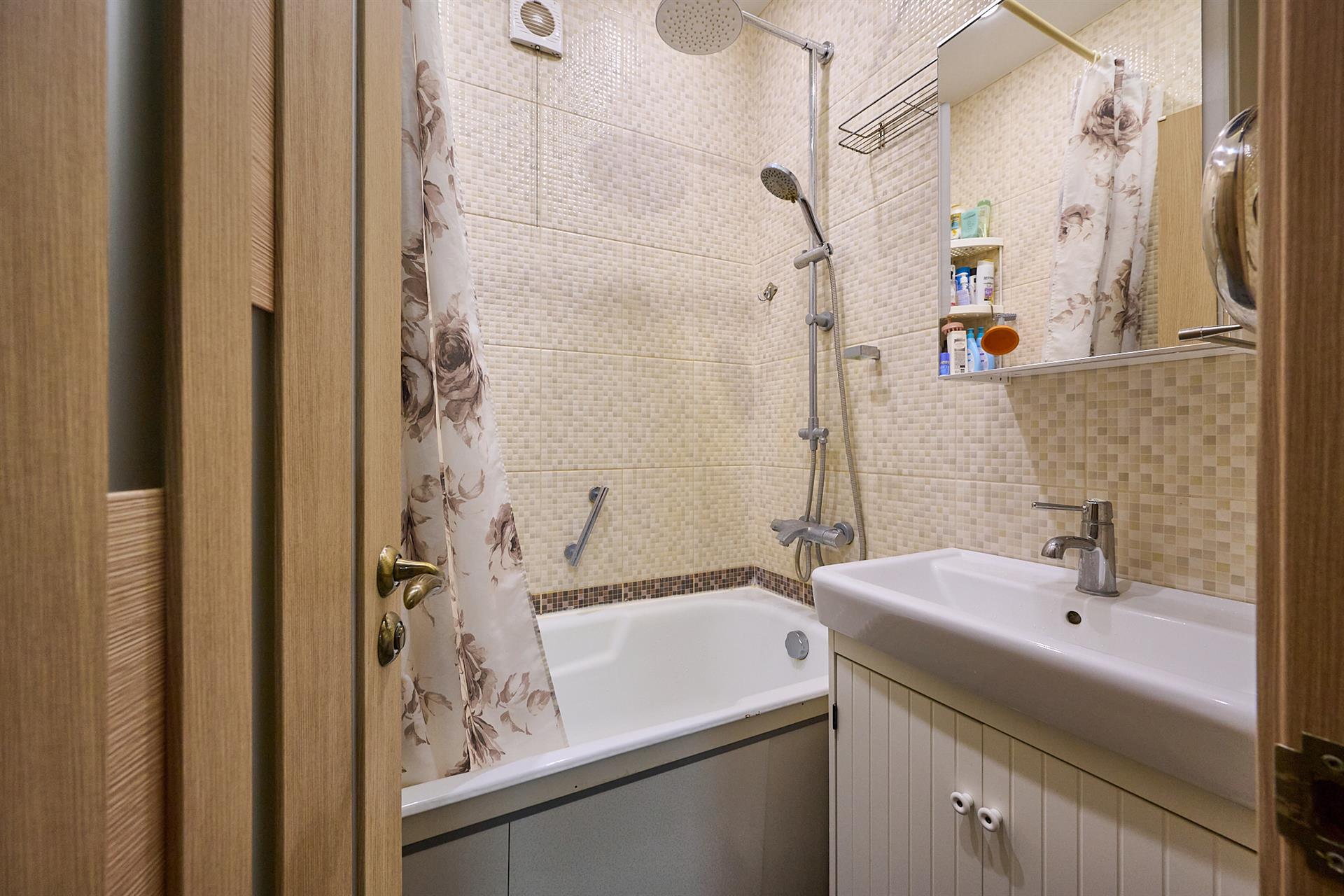 Фото №18: 2-комнатная квартира 58 м² - Краснодар, Музыкальный, Прикубанский внутригородской округ, мкр. Завод Радиоизмерительных Приборов, ул. имени Сергея Есенина, 98