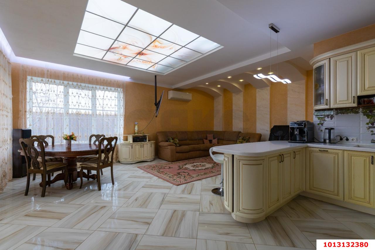 Фото №1: Дом 157 м² + 9.09 сот. - Копанской, Прикубанский внутригородской округ, ул. имени Гагарина, 25