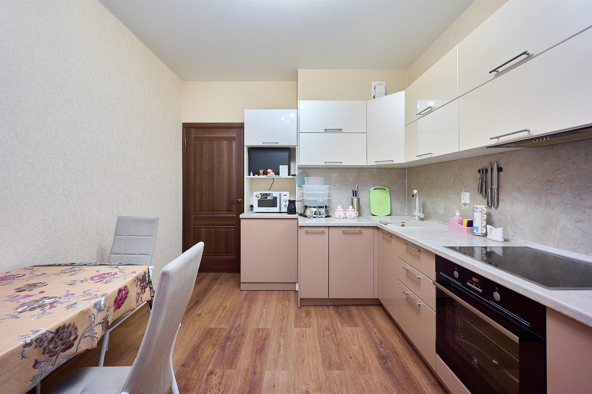 Фото №2: 2-комнатная квартира 70 м² - Краснодар, Прикубанский внутригородской округ, Губернский, мкр. 3-й квартал, ул. Боспорская, 4