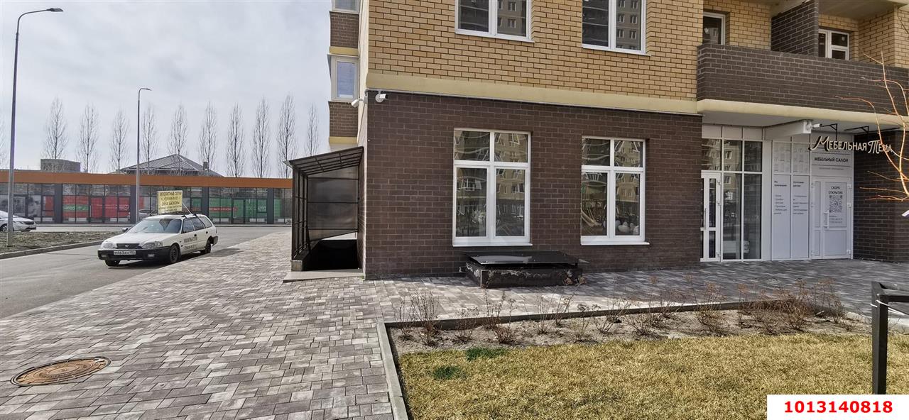 Фото №2: Торговое помещение 66 м² - Краснодар, жилой комплекс Дыхание, ул. Лётчика Позднякова, 2к14