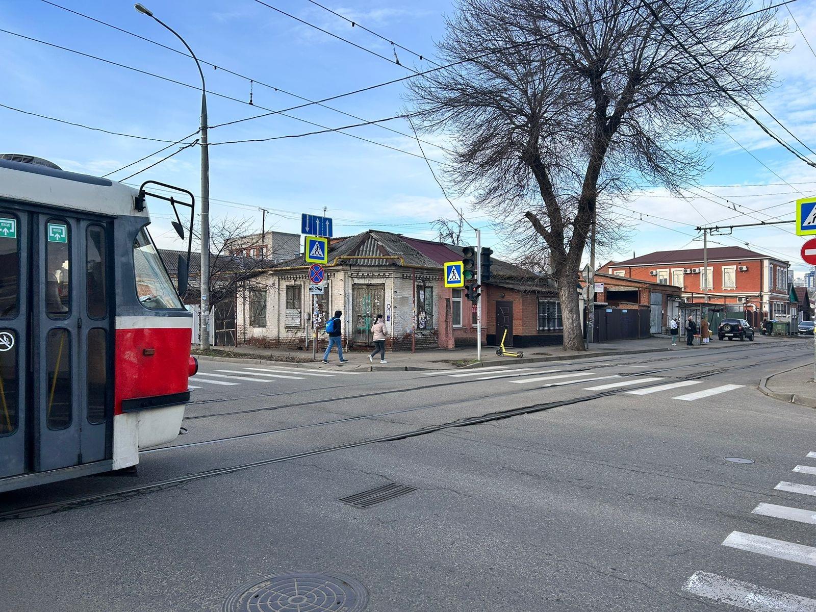 Фото №1: Коммерция 40 м² - Краснодар, Центральный внутригородской округ, мкр. Центральный, ул. Будённого, 247