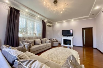 Фото №1: Дом 442 м² - Знаменский, мкр. Карасунский внутригородской округ, ул. Цигейковая, 4