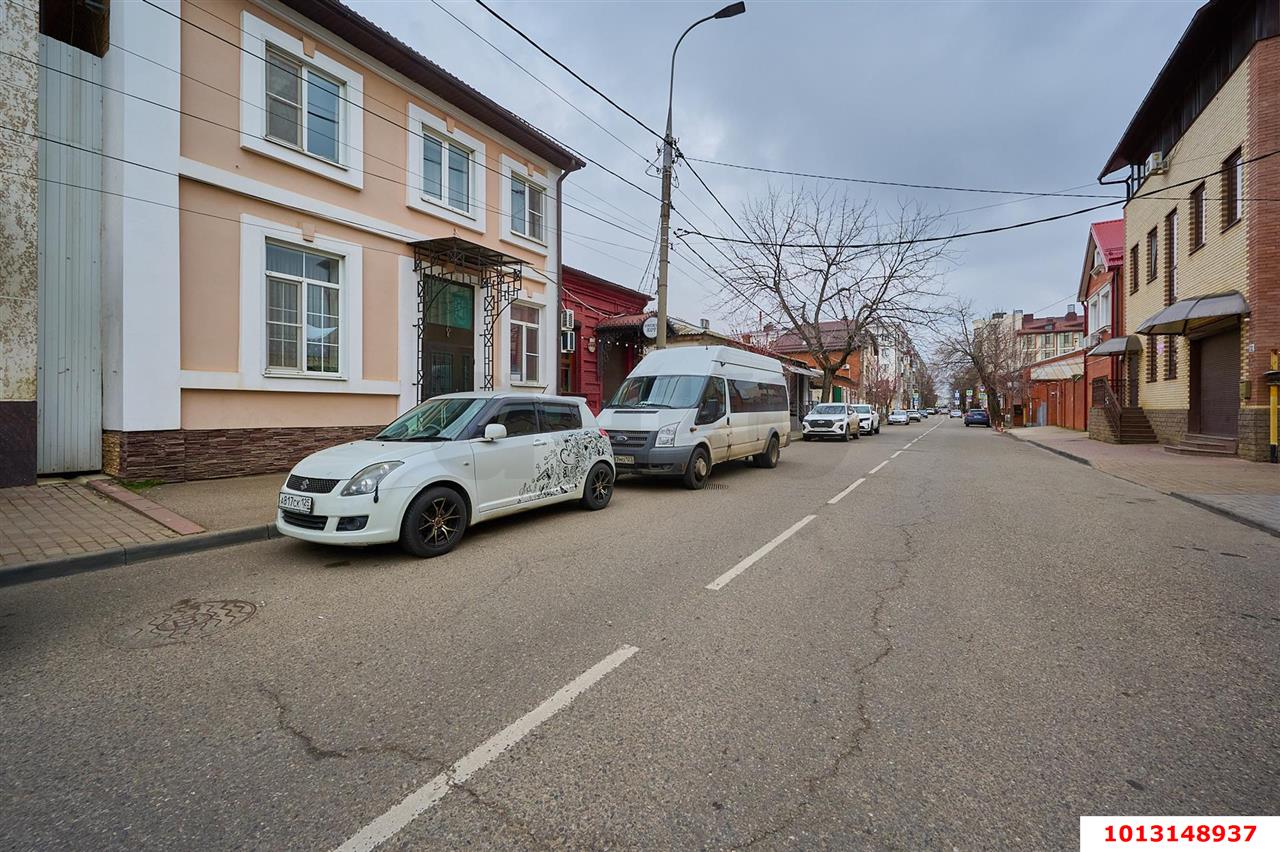 Фото №2: 3-комнатная квартира 49 м² - Краснодар, Западный внутригородской округ, мкр. Центральный, ул. Чапаева, 80