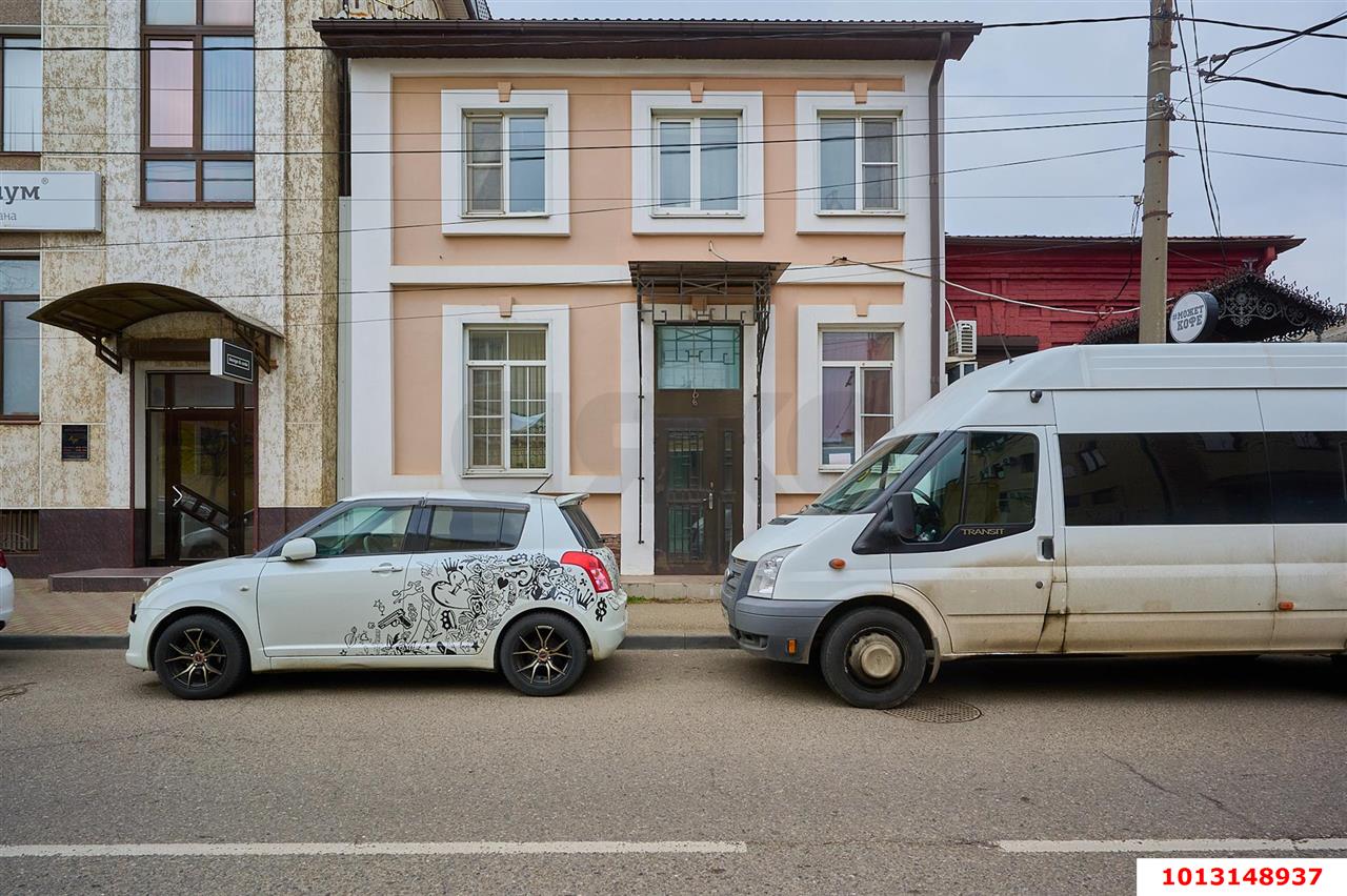 Фото №1: 3-комнатная квартира 49 м² - Краснодар, Западный внутригородской округ, мкр. Центральный, ул. Чапаева, 80