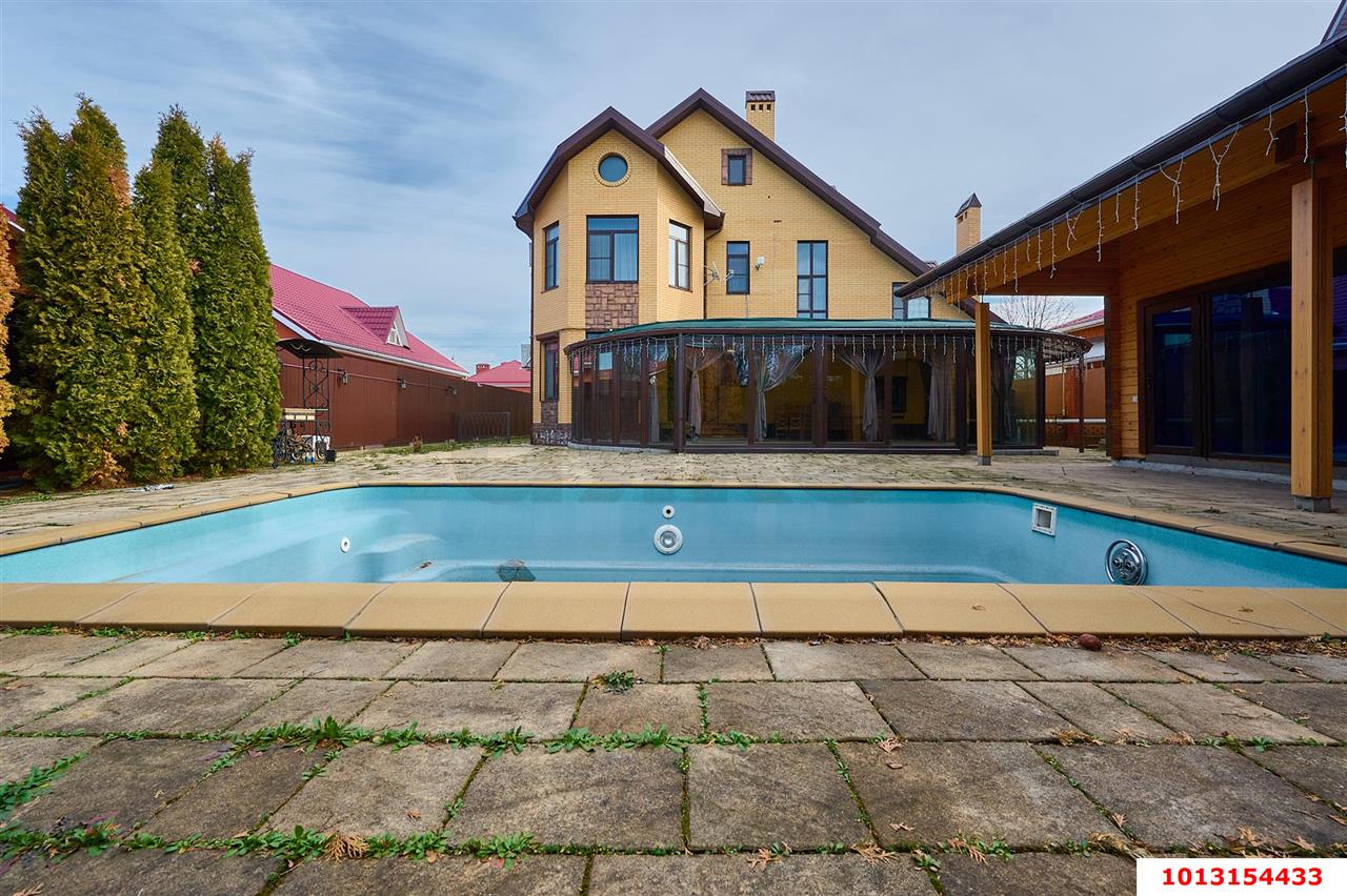 Фото №1: Дом 272 м² + 8 сот. - Краснодар, Прикубанский внутригородской округ, Калинино, мкр. Завод Радиоизмерительных Приборов, ул. Белозёрная, 43