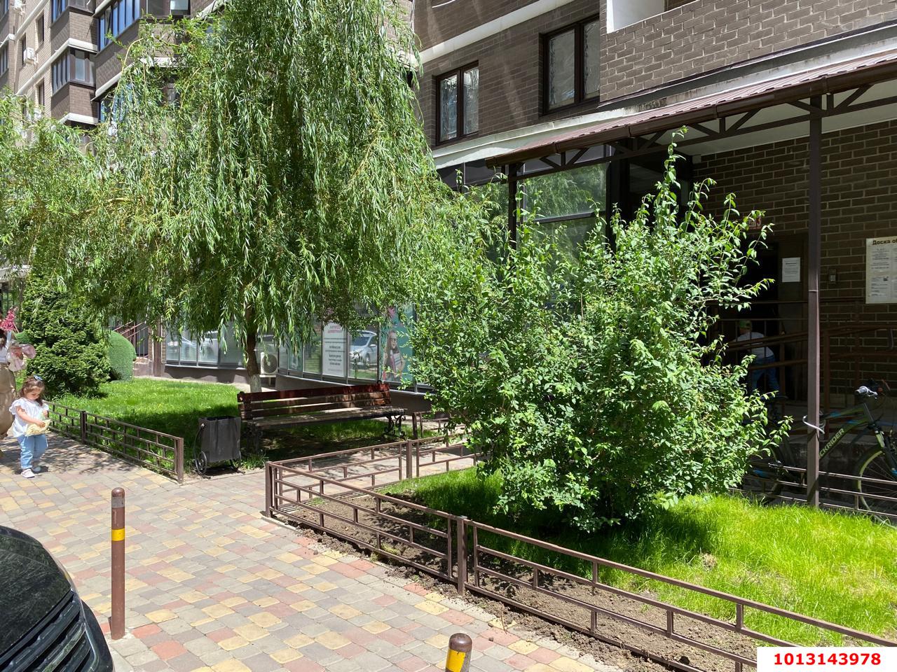 Фото №4: Торговое помещение 87 м² - Краснодар, имени Петра Метальникова, ул. Цезаря Куникова, 24к1