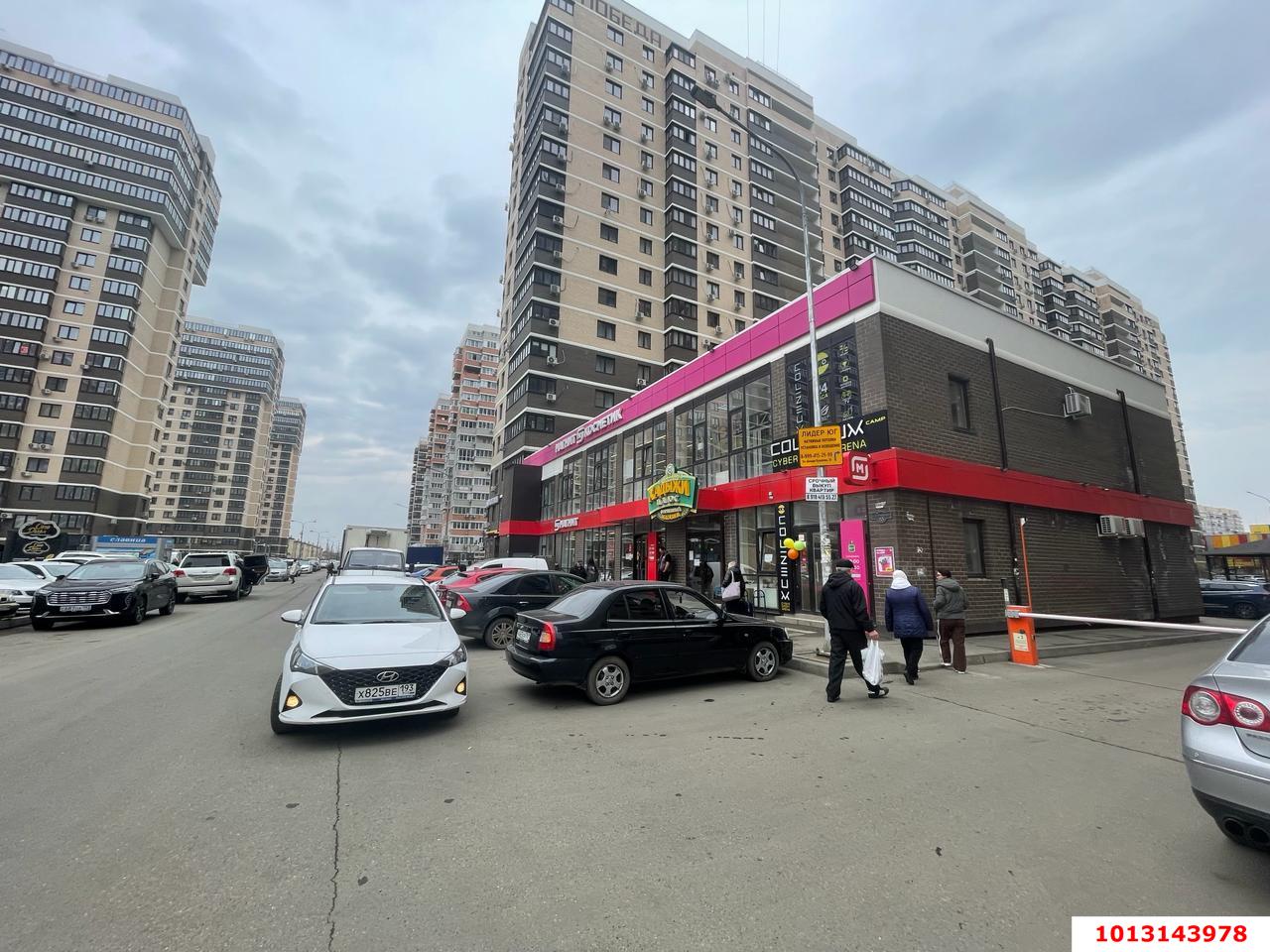 Фото №2: Торговое помещение 87 м² - Краснодар, имени Петра Метальникова, ул. Цезаря Куникова, 24к1