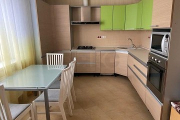 Фото №1: 2-комнатная квартира 88 м² - Краснодар, мкр. Восточно-Кругликовский, ул. Черкасская, 77