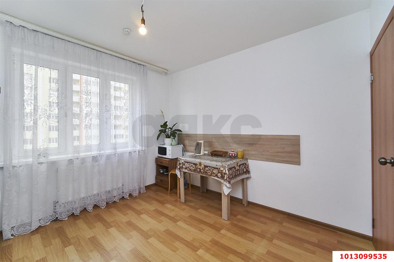 Фото №3: 2-комнатная квартира 70 м² - Краснодар, Микрохирургии глаза, ул. Академика Лукьяненко, 10