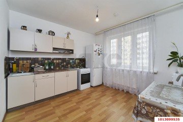 Фото №1: 2-комнатная квартира 70 м² - Краснодар, мкр. Микрохирургии глаза, ул. Академика Лукьяненко, 10