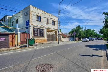 Фото №1: Отдельное здание <span class="whitespace-nowrap">889 м²</span>, <span class="whitespace-nowrap">3 эт.</span> - Краснодар, мкр. Центральный, ул. Чкалова, 132