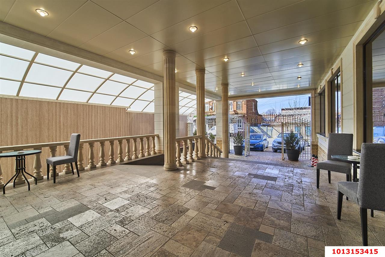 Фото №5: Отдельное здание <span class="whitespace-nowrap">889 м²</span>, <span class="whitespace-nowrap">3 эт.</span> - Краснодар, Центральный внутригородской округ, Западный внутригородской округ, мкр. Центральный, ул. Чкалова, 132