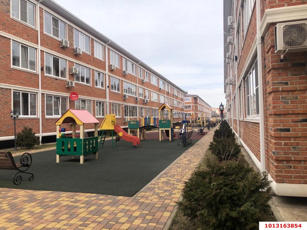 Фото №1: 1-комнатная квартира 39 м² - Краснодар, Прикубанский внутригородской округ, Калинино, имени Петра Метальникова, мкр. ЖК Арбатский, ул. Цезаря Куникова, 18к10