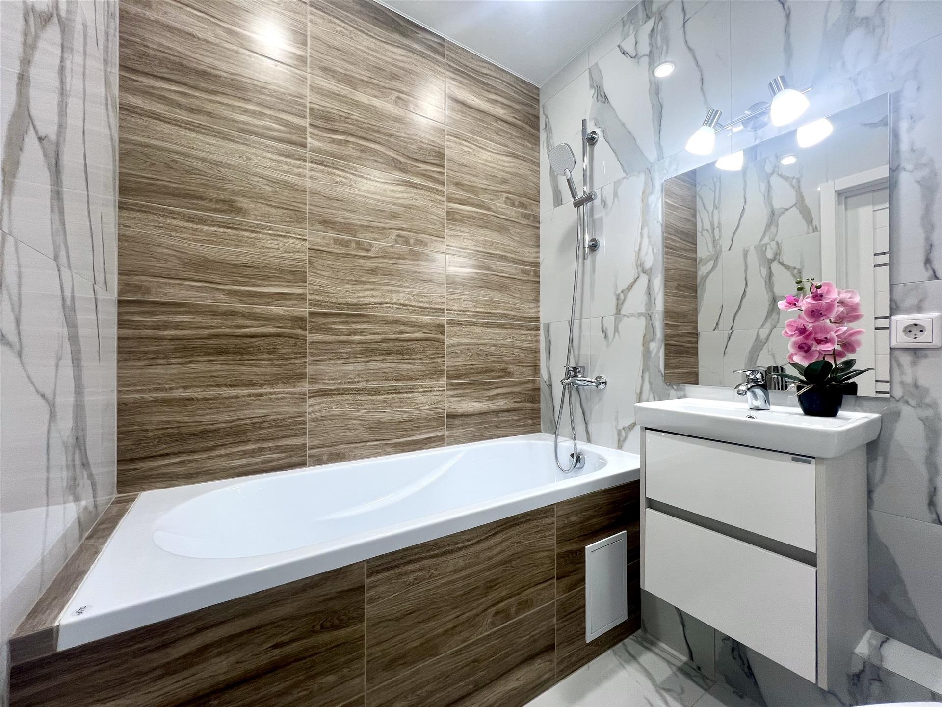 Фото №6: 1-комнатная квартира 43 м² - Краснодар, Карасунский внутригородской округ, Гидростроителей, мкр. Почтовый, пр-кт имени писателя Знаменского, 9к2